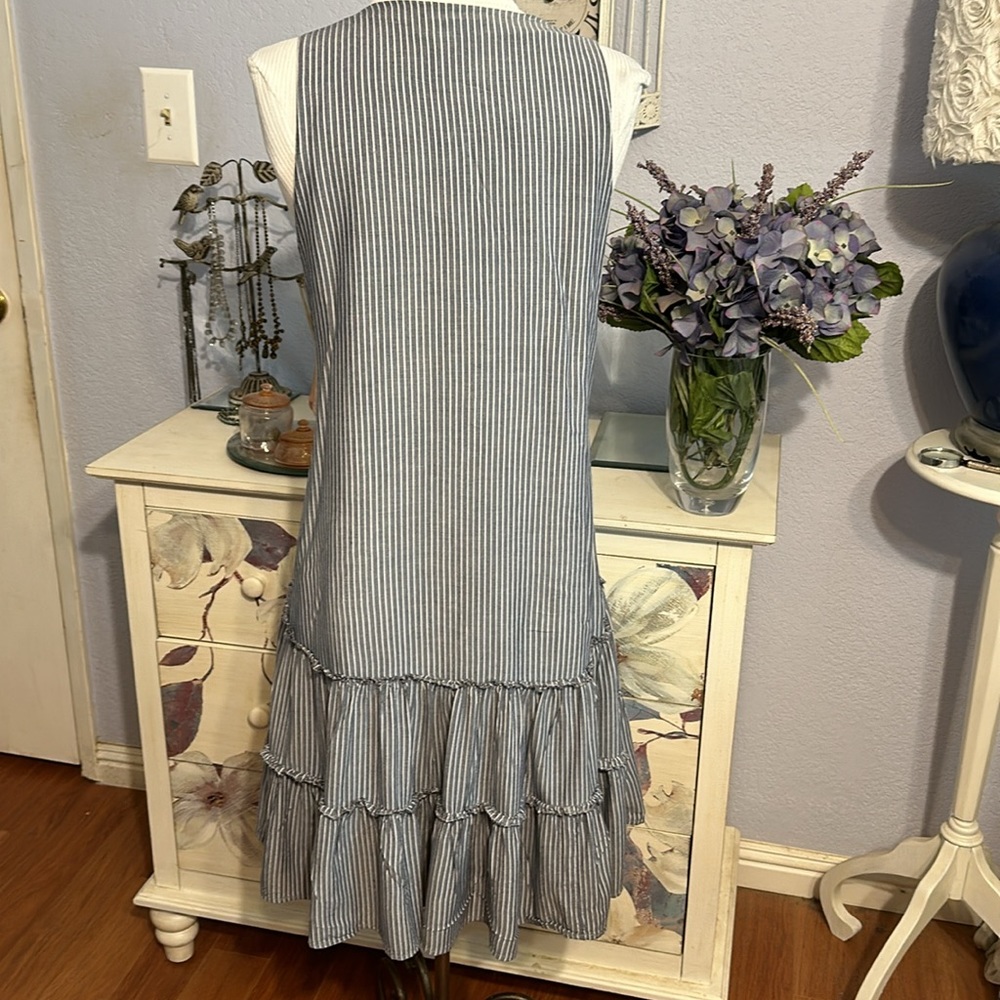 Karen Kane Ruffled Sheath - Picture 4 of 7
